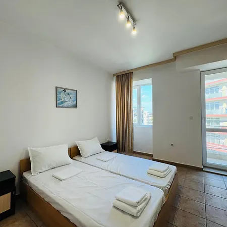 Sunny House 304 Three Bedroom Apartment Slantschew brjag