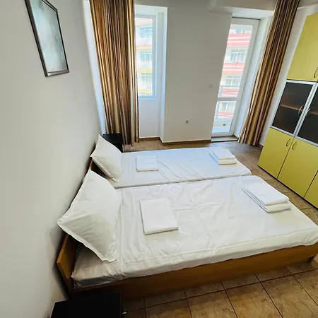 Sunny House 304 Three Bedroom Apartment Slantschew brjag