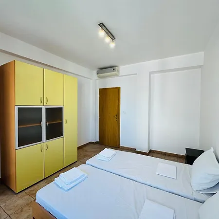Sunny House 304 Three Bedroom Apartment Slantschew brjag