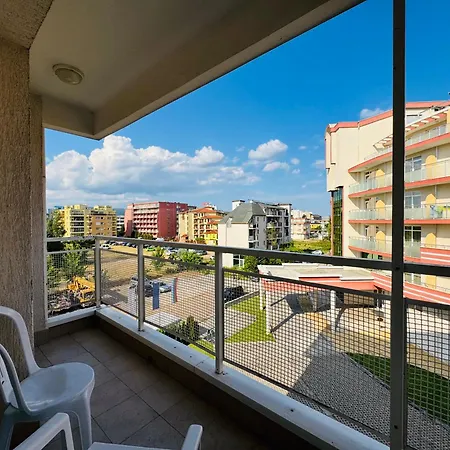 Sunny House 304 Three Bedroom Apartment *
