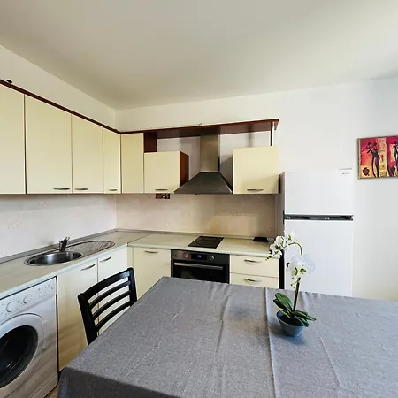 Sunny House 304 Three Bedroom Apartman *