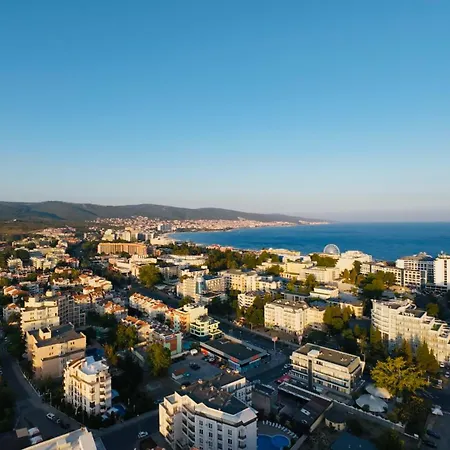 Apartman Sunny House 304 Three Bedroom Napospart