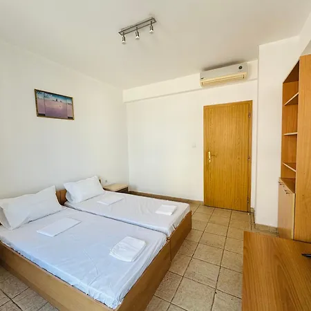 Sunny House 304 Three Bedroom *